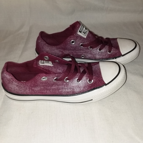 Converse Chuck Taylor All Star Shoes Ox Low Top Maroon Silver Women's Size 6 EUC - Picture 2 of 13
